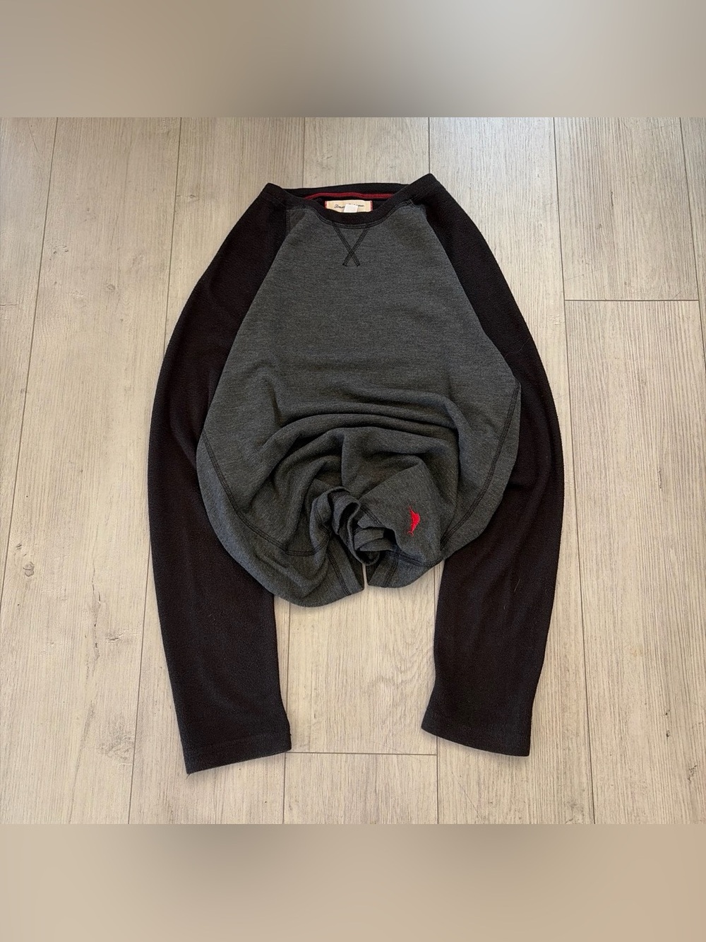 Men's Two-Tone Raglan Sweatshirt - Charcoal & Black